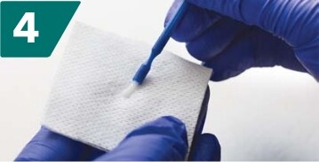 wycieranie szczoteczki o szmatkę